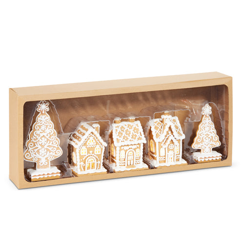 Set of gingerbread house and tree-shaped candles in a wooden box packaging.